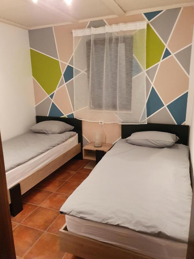Vila Breskvar Mugeba Luaran gambar